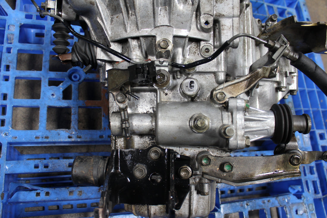 Toyota (00-08 COROLLA / 03-08 MATRIX & VIBE) 1ZZ 5-Speed Manual Trans.