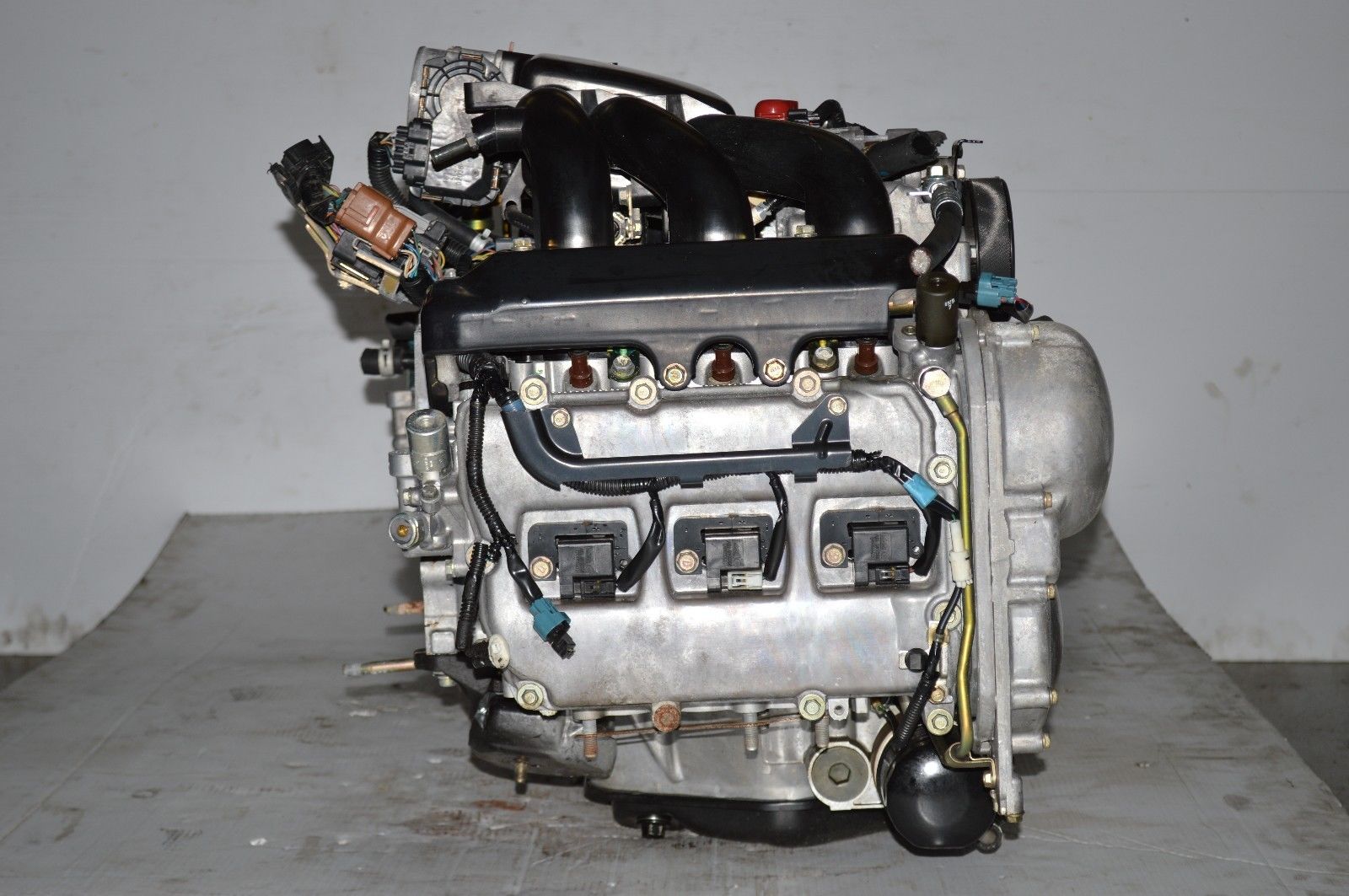 04-09 Subaru Tribeca Engine - EZ30 Plastic Intake